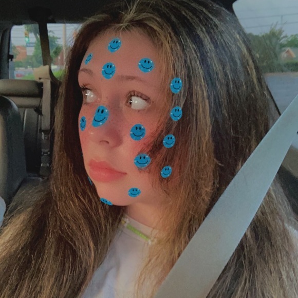 Meet your Posher, Vica - Picture 2 of 3